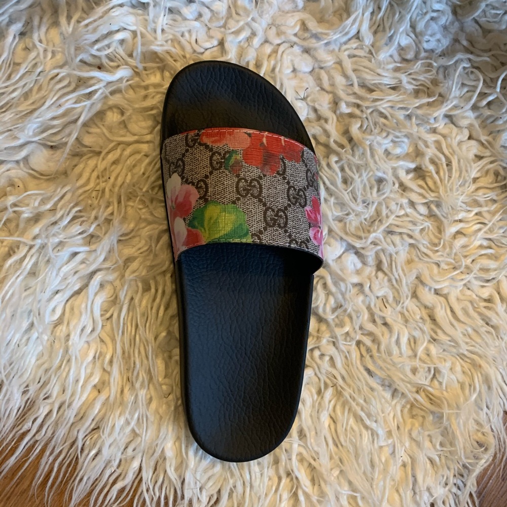 Gucci blooms slides